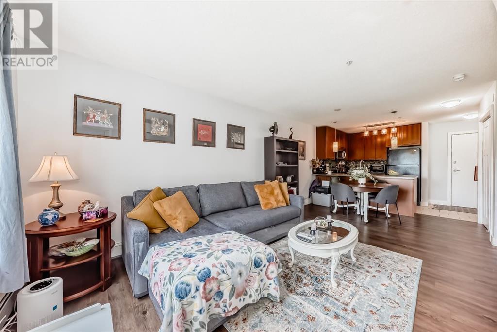 Single Family House for Sale in   Richard Court SW Lincoln Park Calgary 