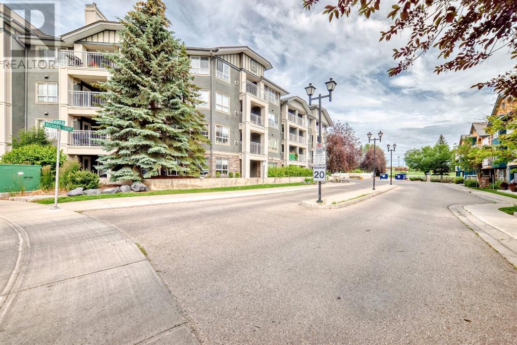 Single Family House for Sale in   Richard Court SW Lincoln Park Calgary 