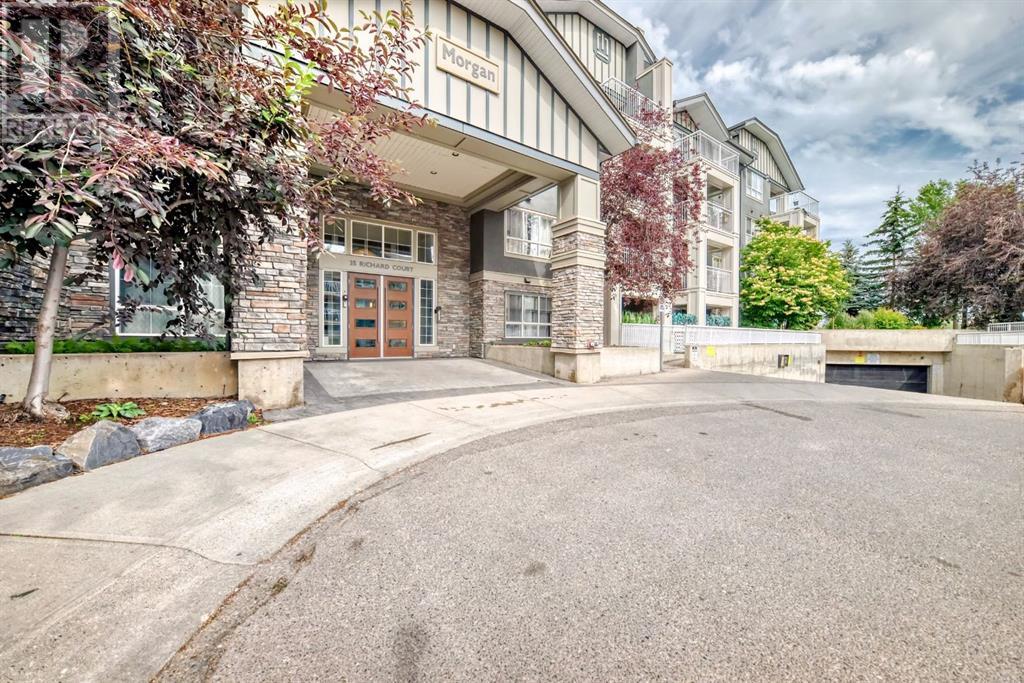 Single Family House for Sale in   Richard Court SW Lincoln Park Calgary 
