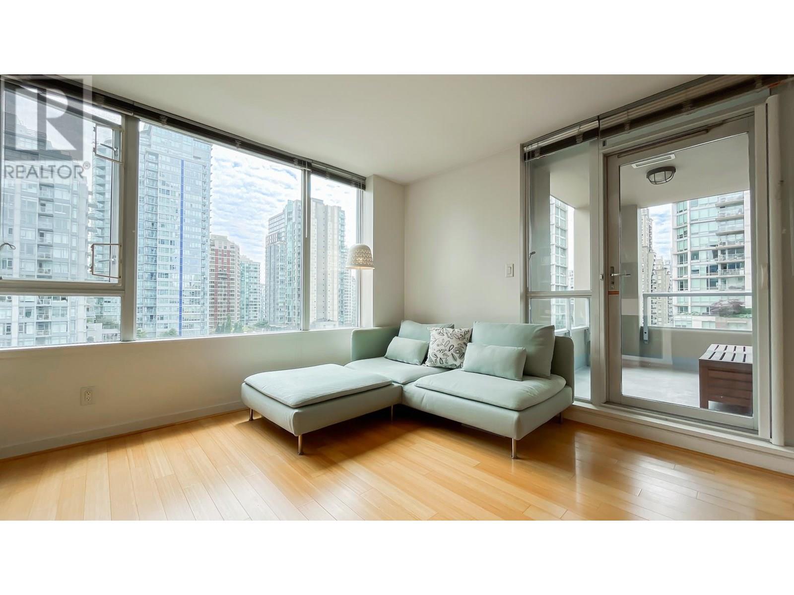 Photo 15 of 809 822 Seymour Street, Vancouver BC