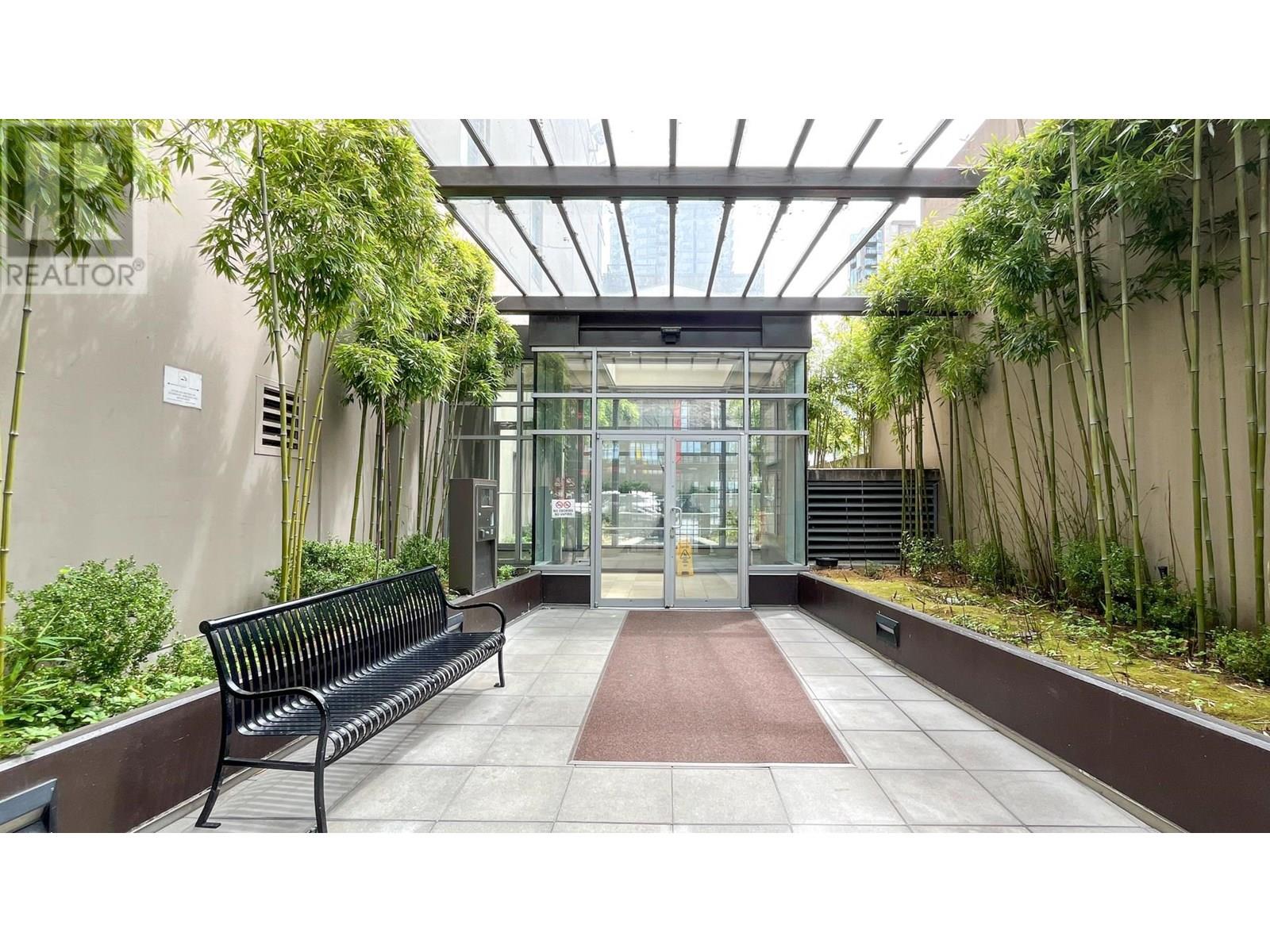 Photo 1 of 809 822 Seymour Street, Vancouver BC