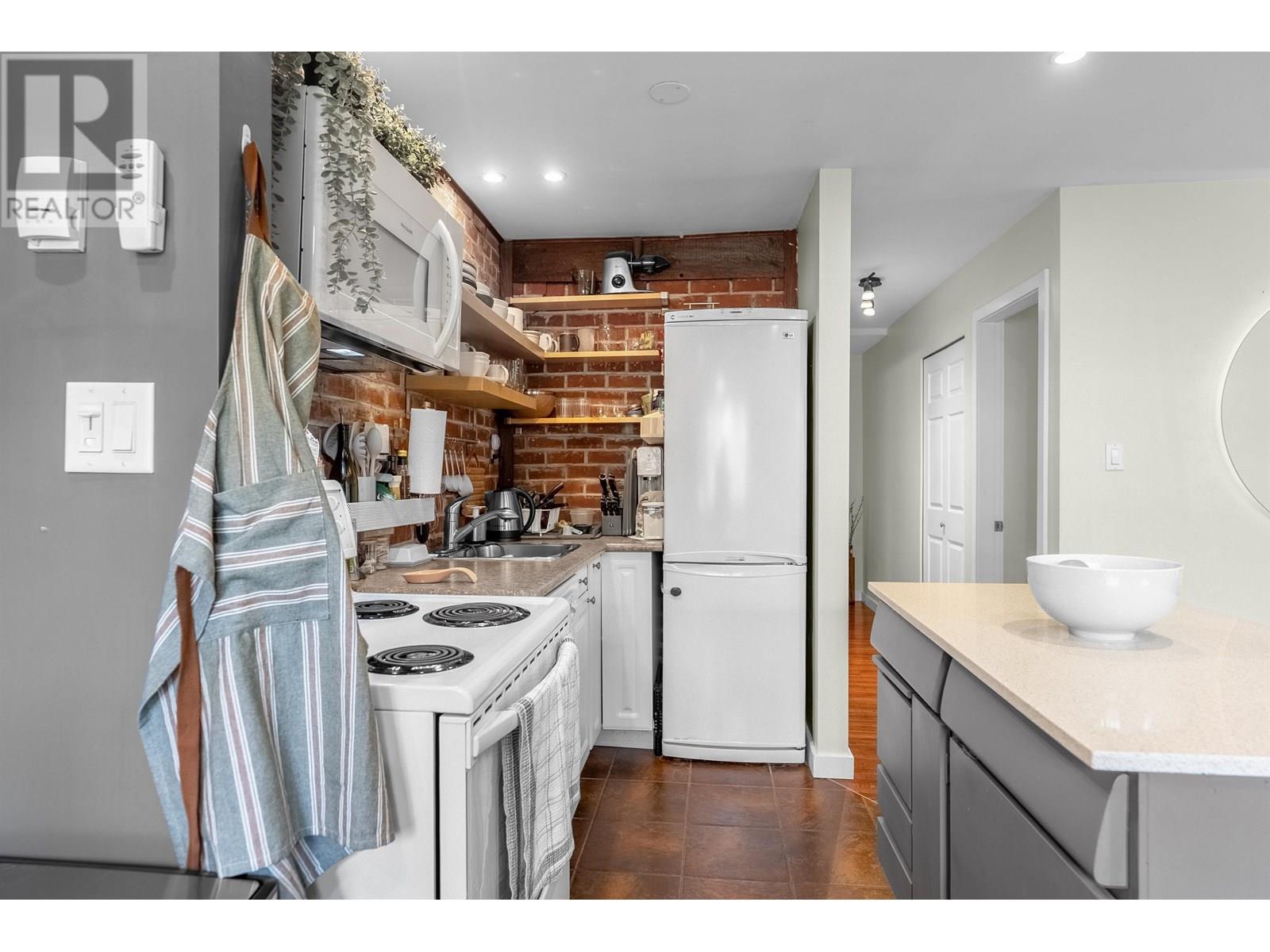 Photo 16 of 104 803 Queens Avenue, New Westminster BC