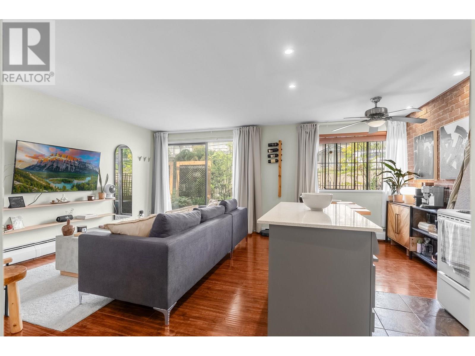 Photo 2 of 104 803 Queens Avenue, New Westminster BC