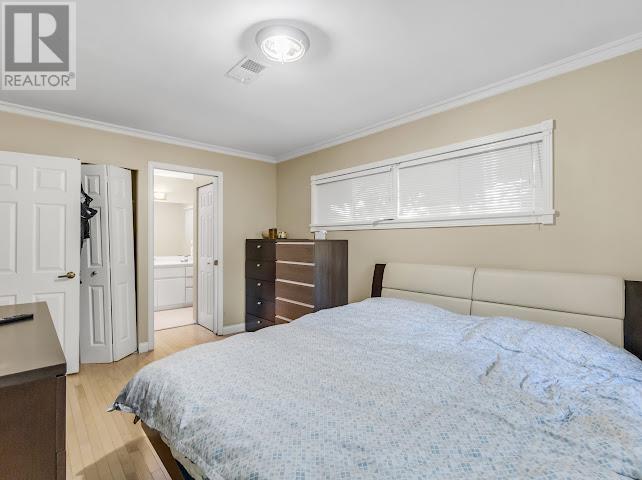 4025 SUNSET BOULEVARD, North Vancouver