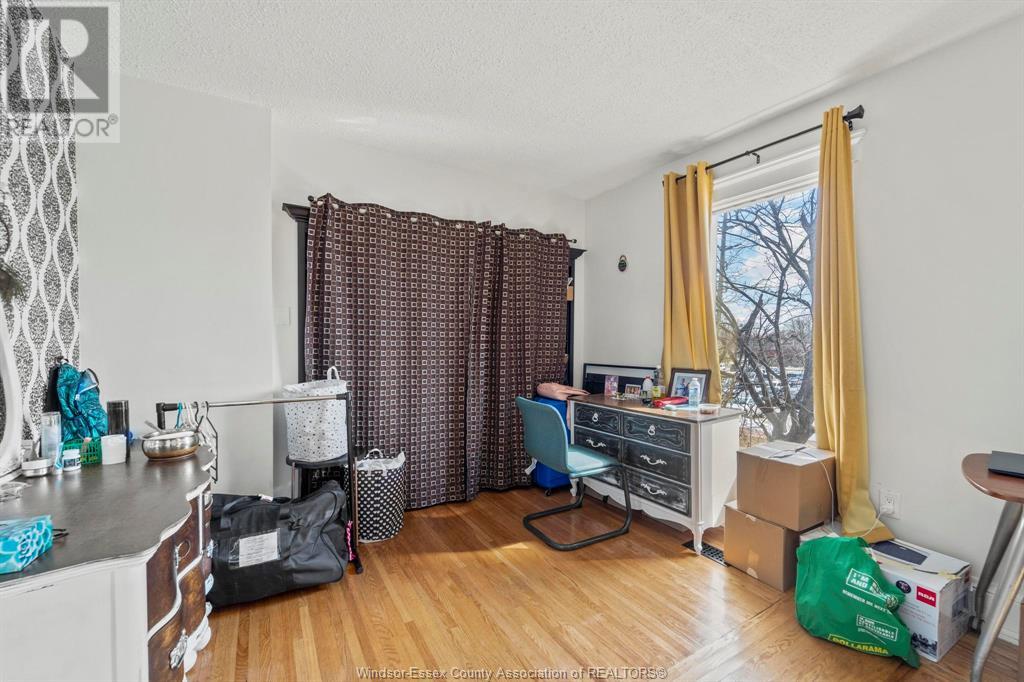 Photo 8 of 560 Chatham Street, Windsor ON