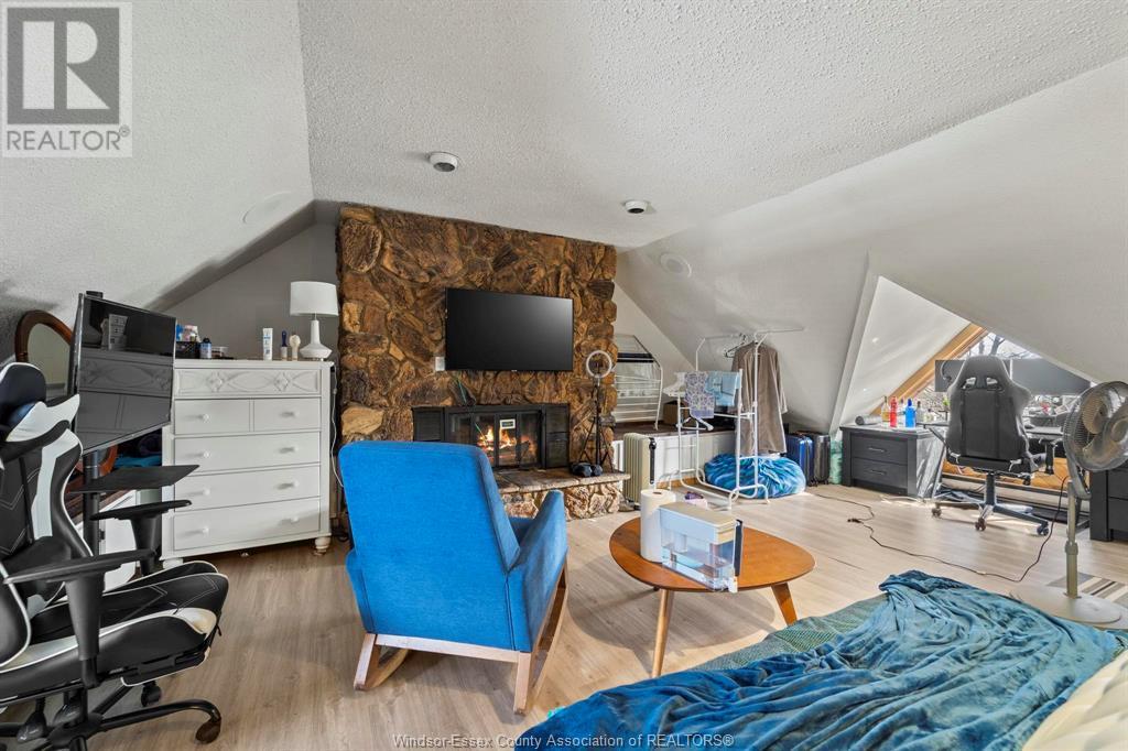 Photo 27 of 560 Chatham Street, Windsor ON