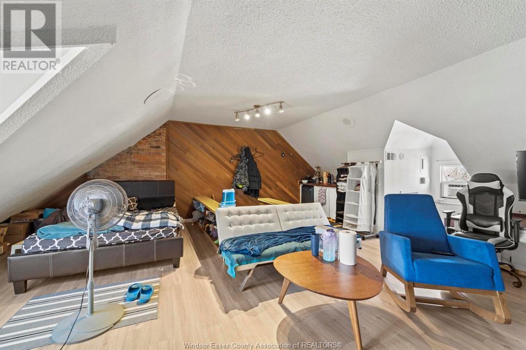 Photo 20 of 560 Chatham Street, Windsor ON