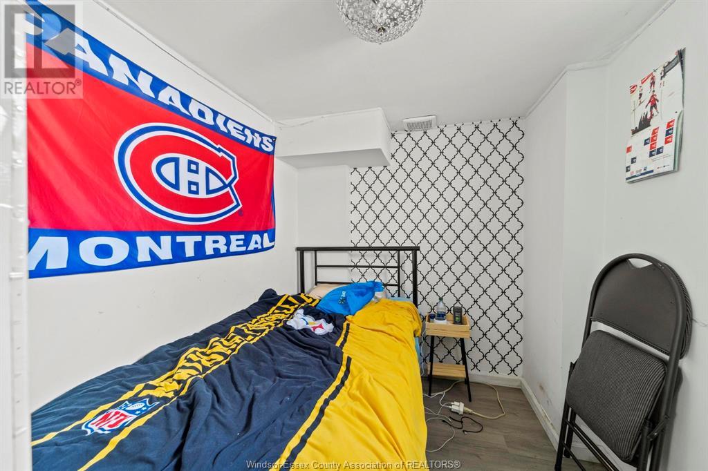 Photo 4 of 560 Chatham Street, Windsor ON