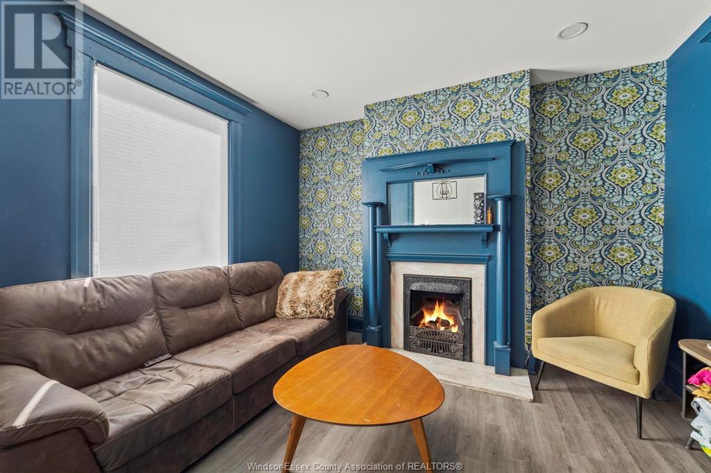 Photo 13 of 560 Chatham Street, Windsor ON