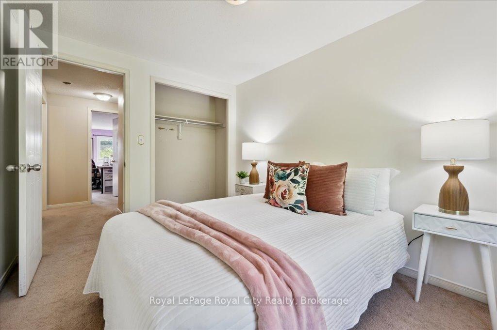 Photo 8 of 69 Roehampton Crescent, Guelph ON