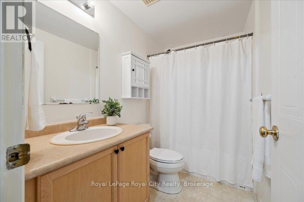 Photo 27 of 69 Roehampton Crescent, Guelph ON