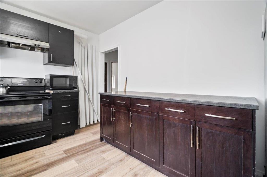 Photo 2 of 1478 Alexander Avenue, Winnipeg MB