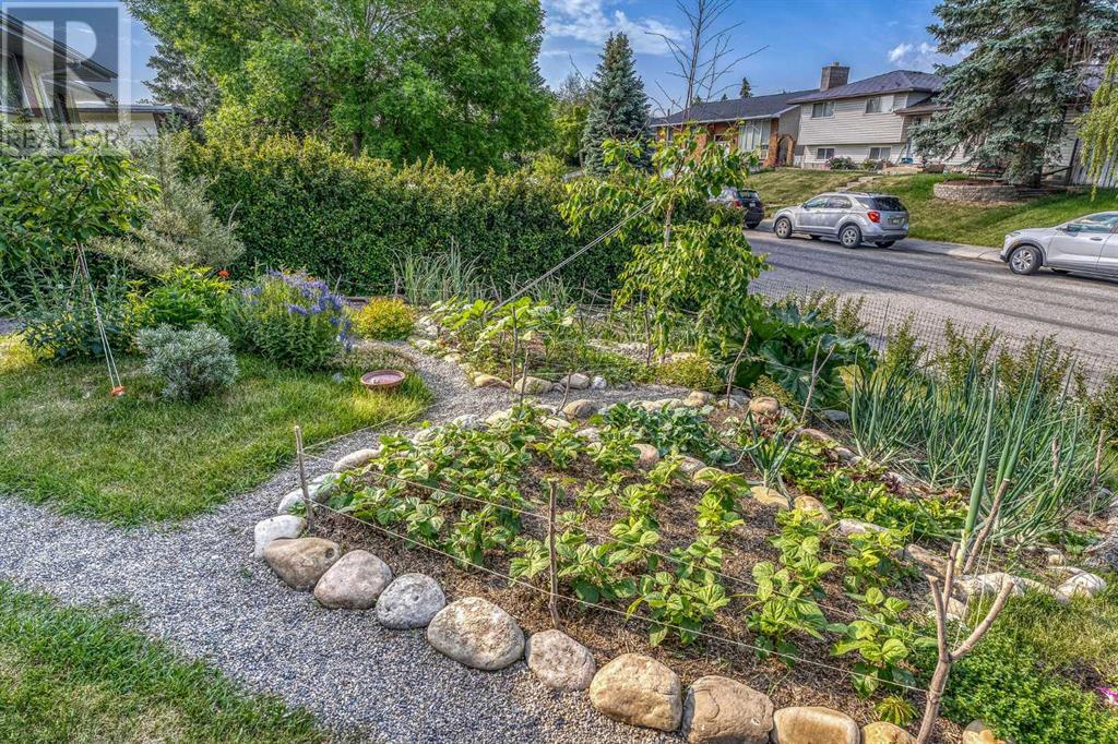 Single Family House Bungalow for Sale in  Huntford Hill NE Huntington Hills Calgary 