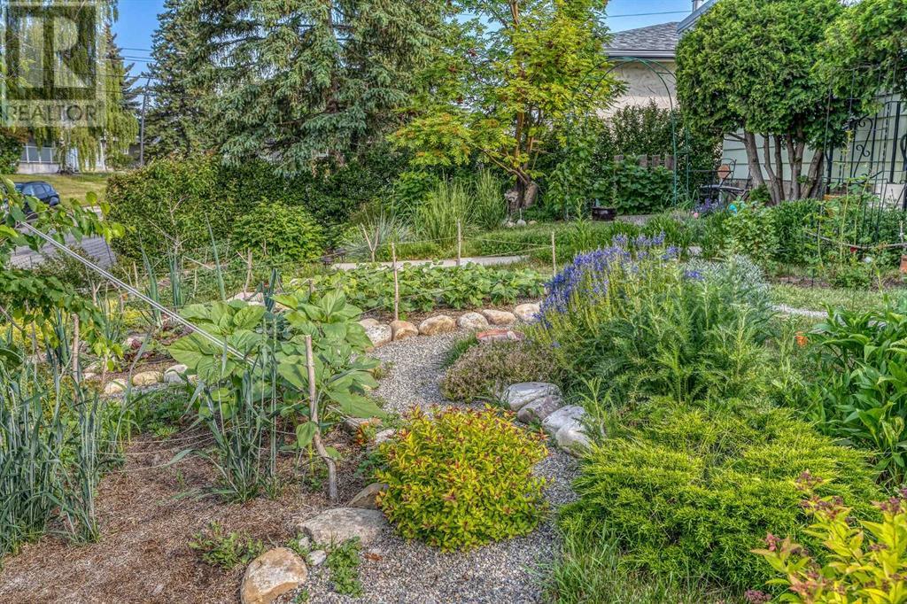 Single Family House Bungalow for Sale in  Huntford Hill NE Huntington Hills Calgary 