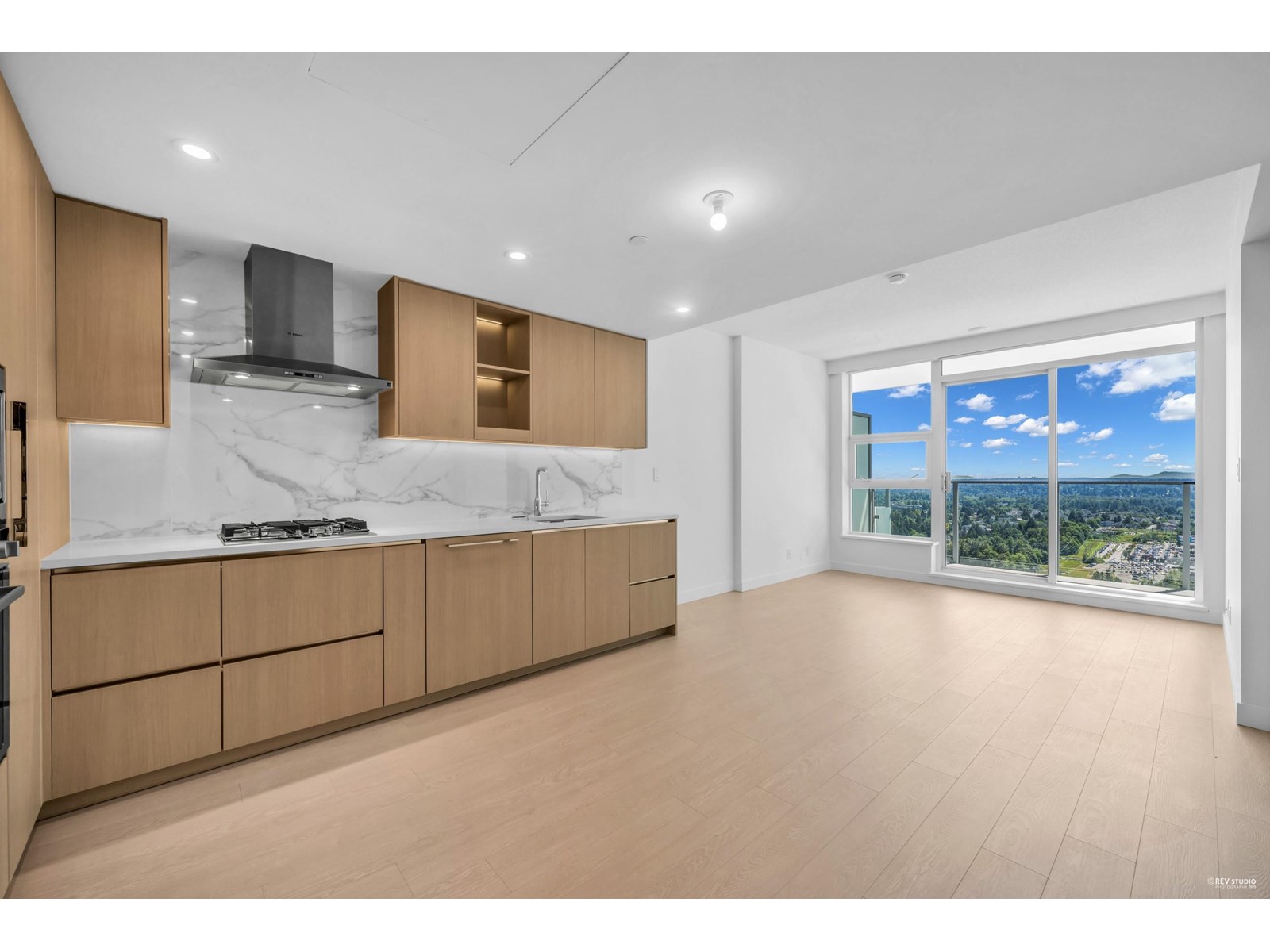 Photo 2 of 3006 13778 100 Avenue, Surrey BC