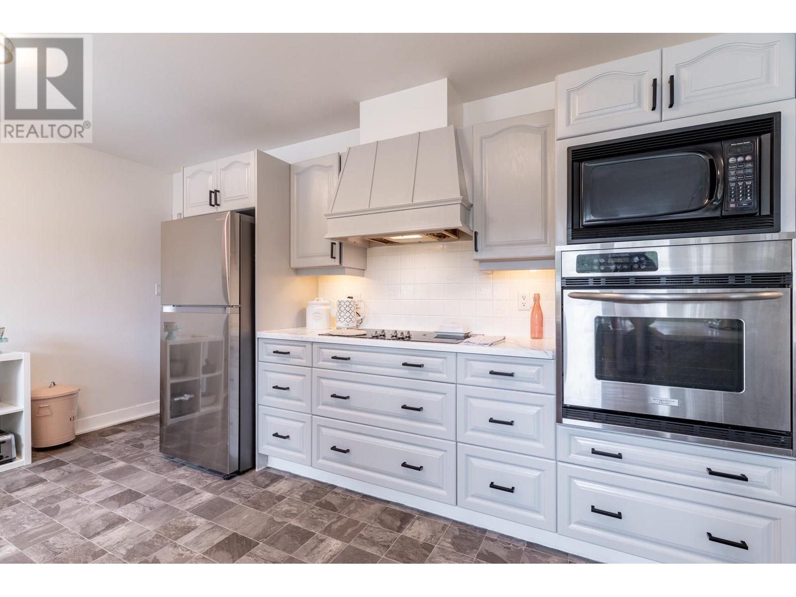 Photo 5 of 24991 100 Avenue, Maple Ridge BC
