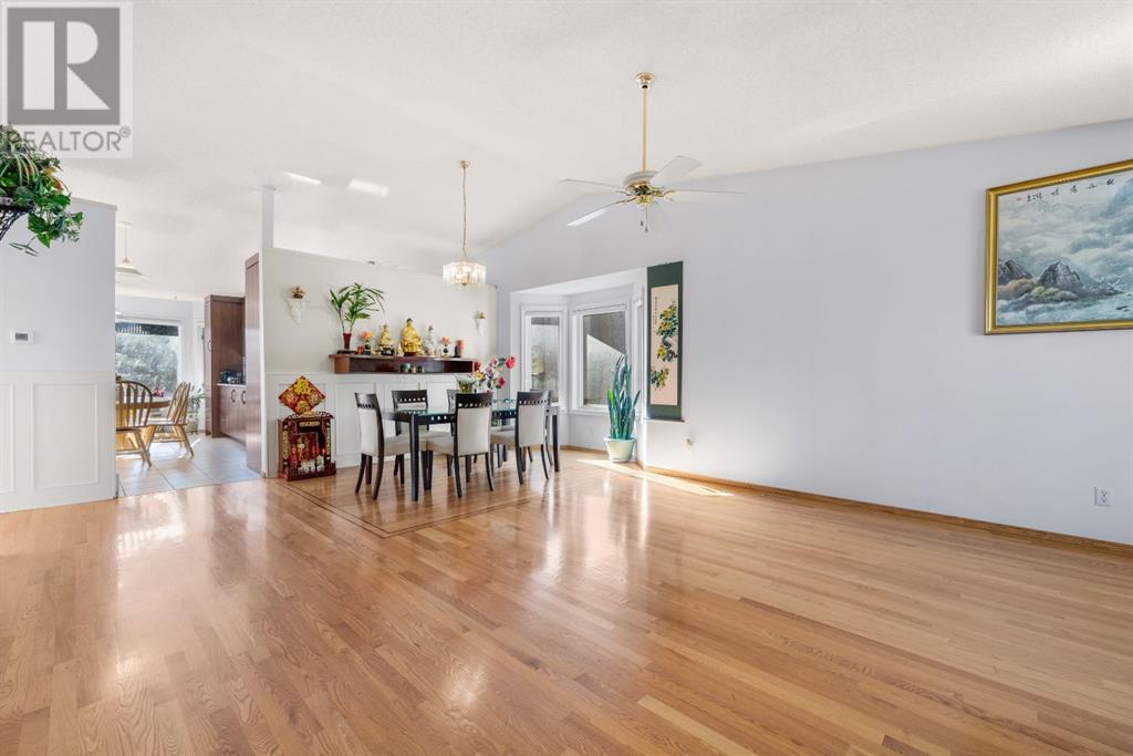 Single Family House 5 Level for Sale in  Sierra Morena Boulevard SW Signal Hill Calgary 