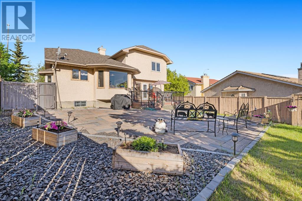 Single Family House 5 Level for Sale in  Sierra Morena Boulevard SW Signal Hill Calgary 