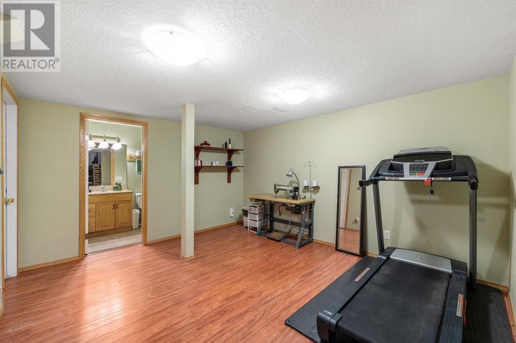 Single Family House 5 Level for Sale in  Sierra Morena Boulevard SW Signal Hill Calgary 