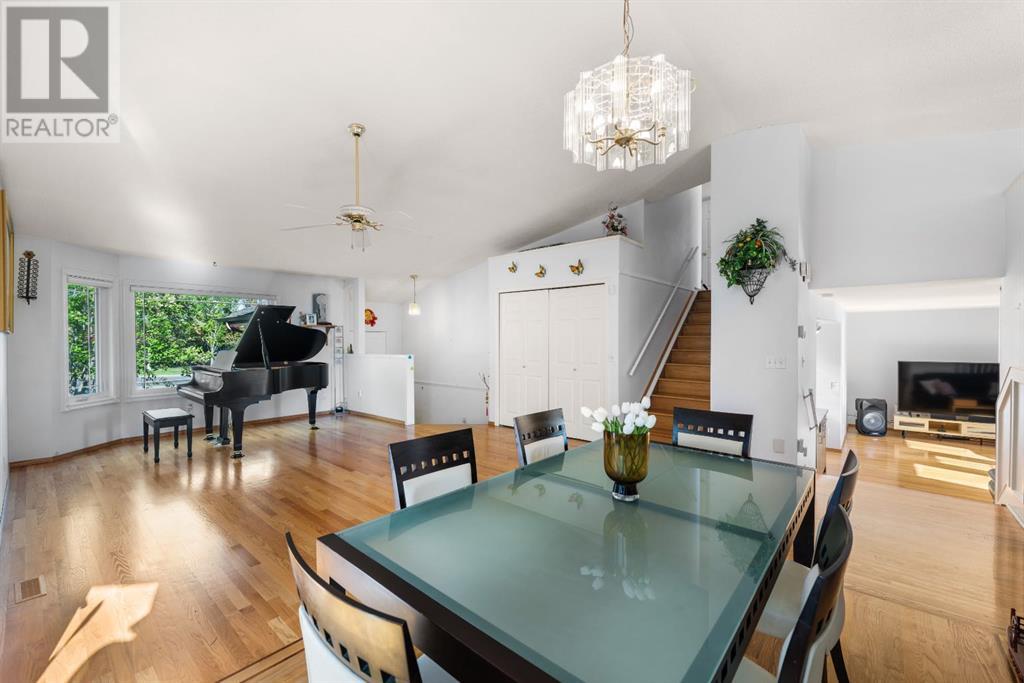 Single Family House 5 Level for Sale in  Sierra Morena Boulevard SW Signal Hill Calgary 