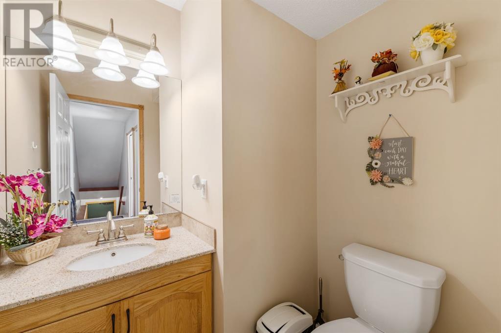 Single Family House 5 Level for Sale in  Sierra Morena Boulevard SW Signal Hill Calgary 