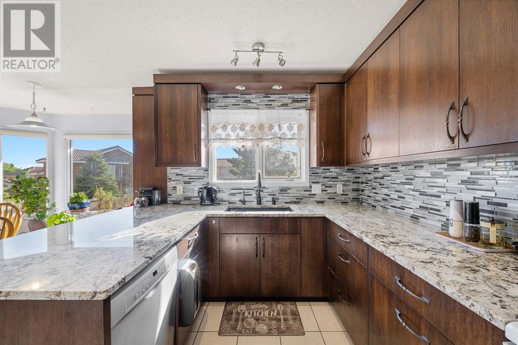 Single Family House 5 Level for Sale in  Sierra Morena Boulevard SW Signal Hill Calgary 