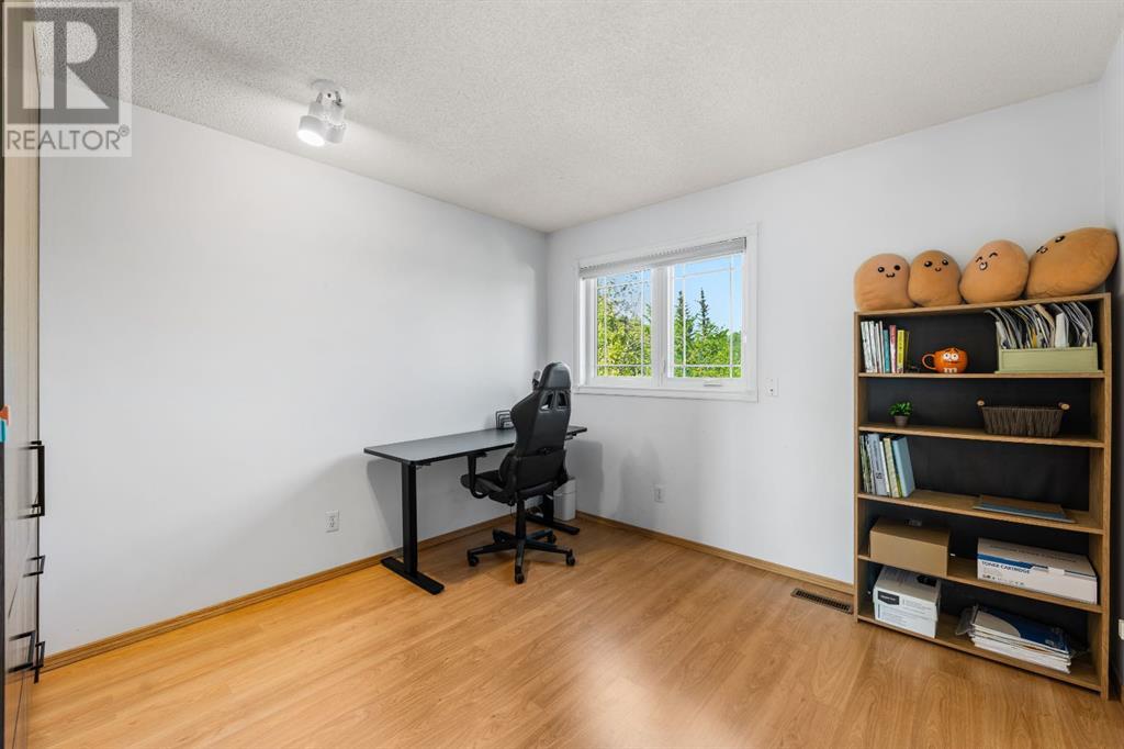 Single Family House 5 Level for Sale in  Sierra Morena Boulevard SW Signal Hill Calgary 