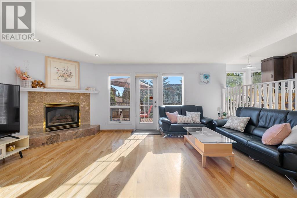 Single Family House 5 Level for Sale in  Sierra Morena Boulevard SW Signal Hill Calgary 