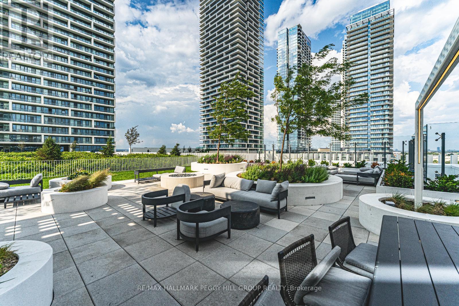 Photo 6 of Ph 05 5 Buttermill Avenue, Vaughan ON
