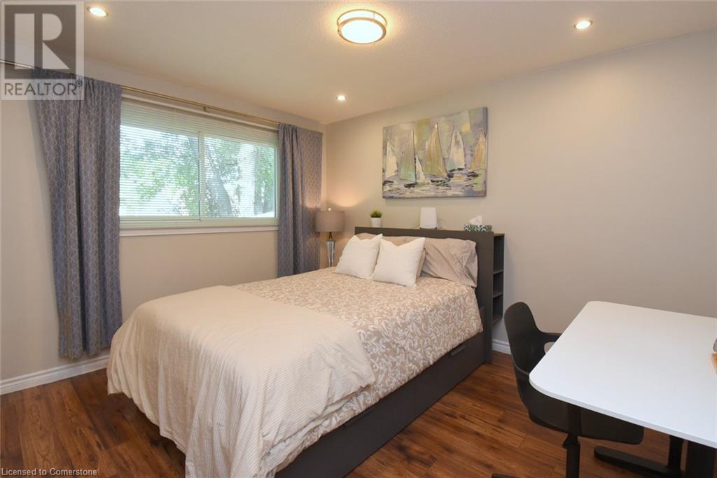 Photo 16 of 2271 Sheffield Drive, Burlington ON