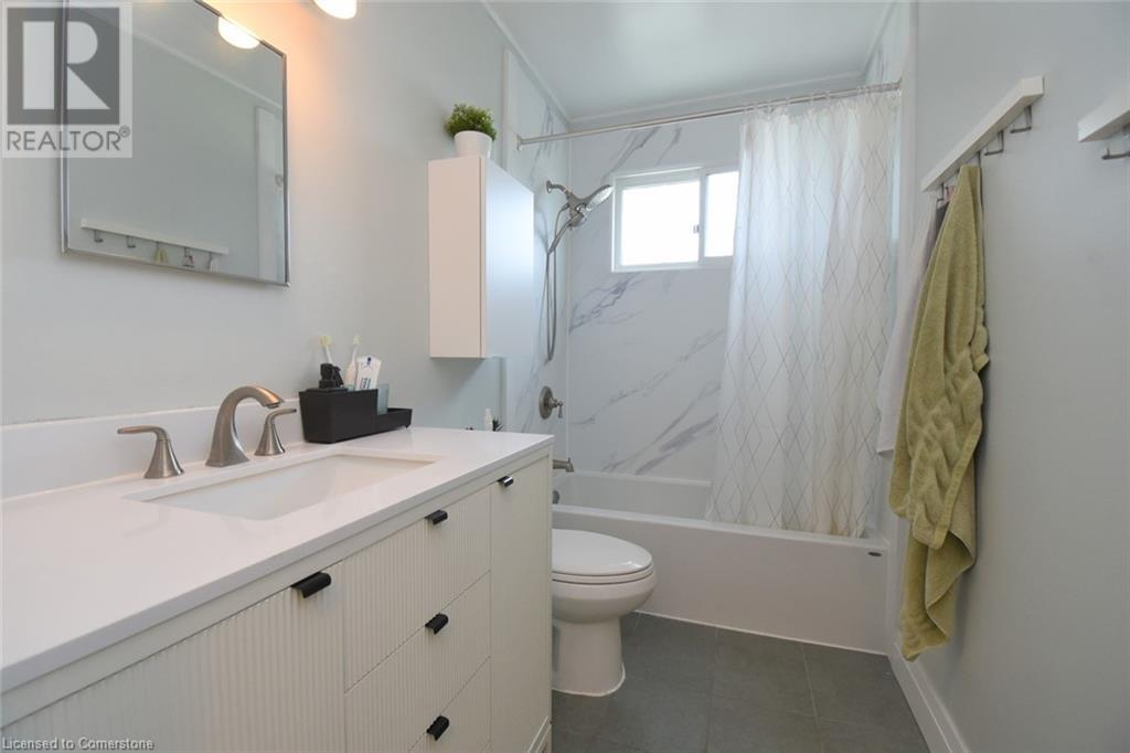 Photo 19 of 2271 Sheffield Drive, Burlington ON
