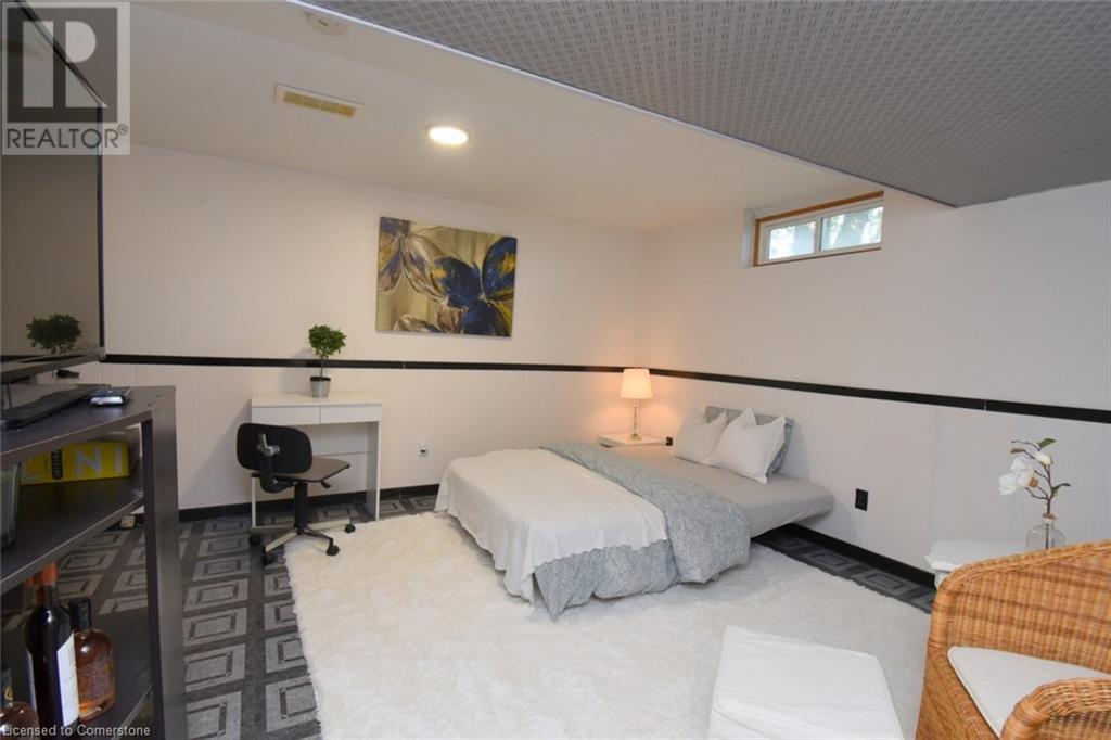 Photo 22 of 2271 Sheffield Drive, Burlington ON
