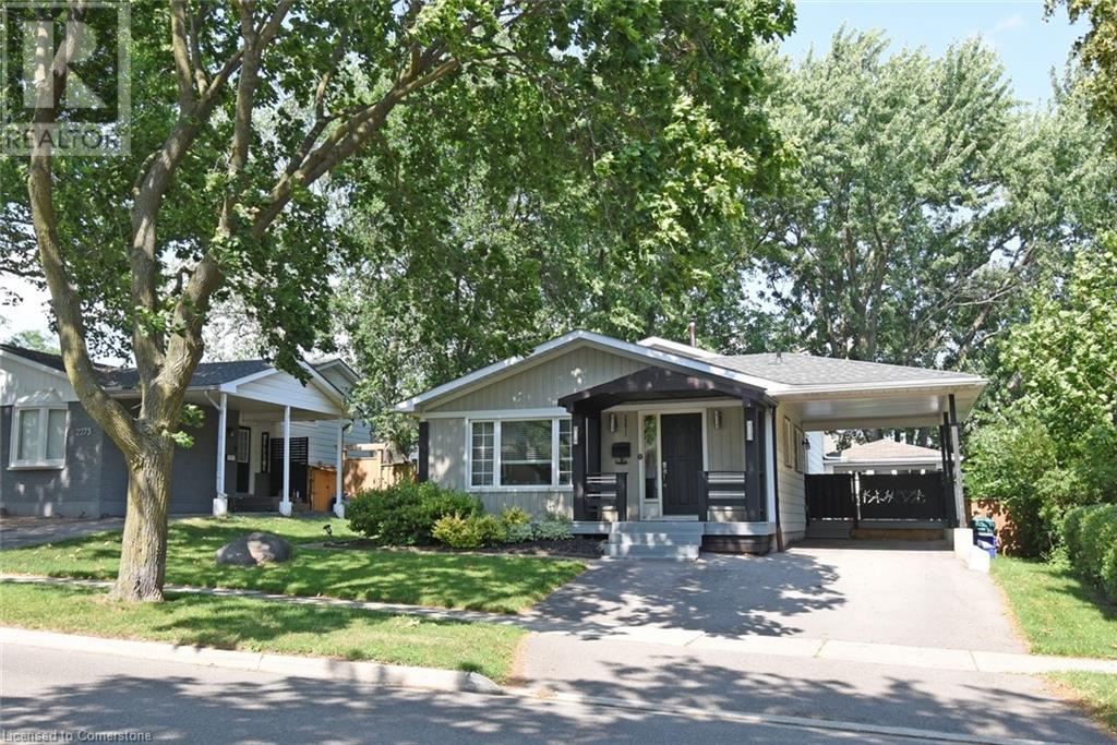 Photo 3 of 2271 Sheffield Drive, Burlington ON