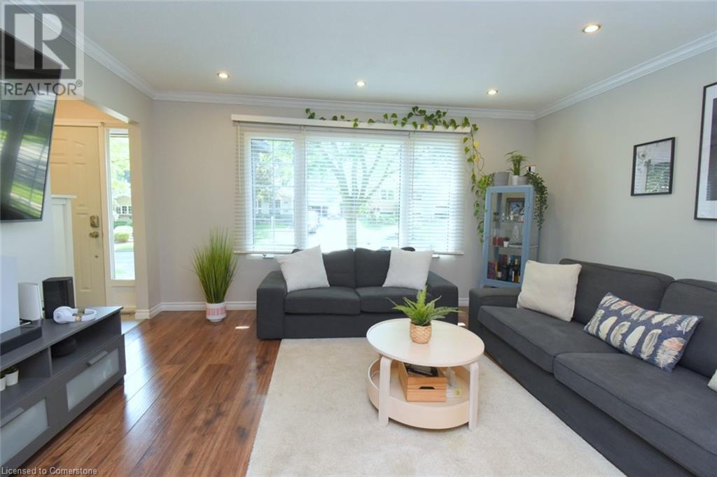 Photo 5 of 2271 Sheffield Drive, Burlington ON