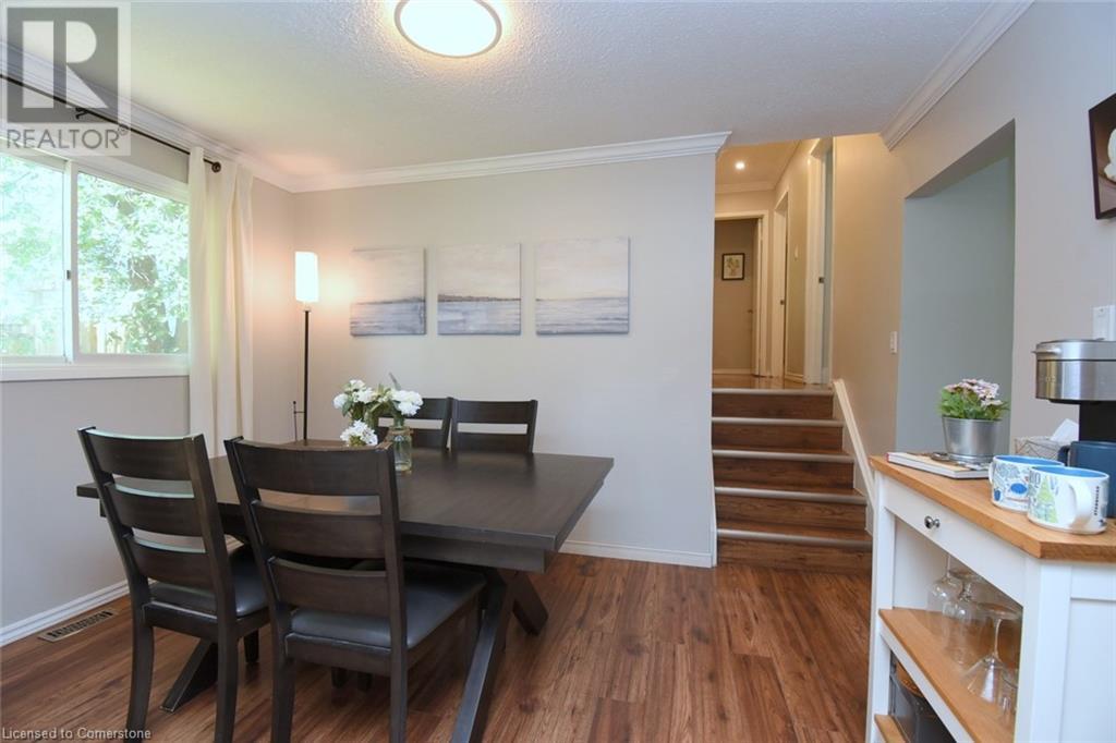 Photo 8 of 2271 Sheffield Drive, Burlington ON