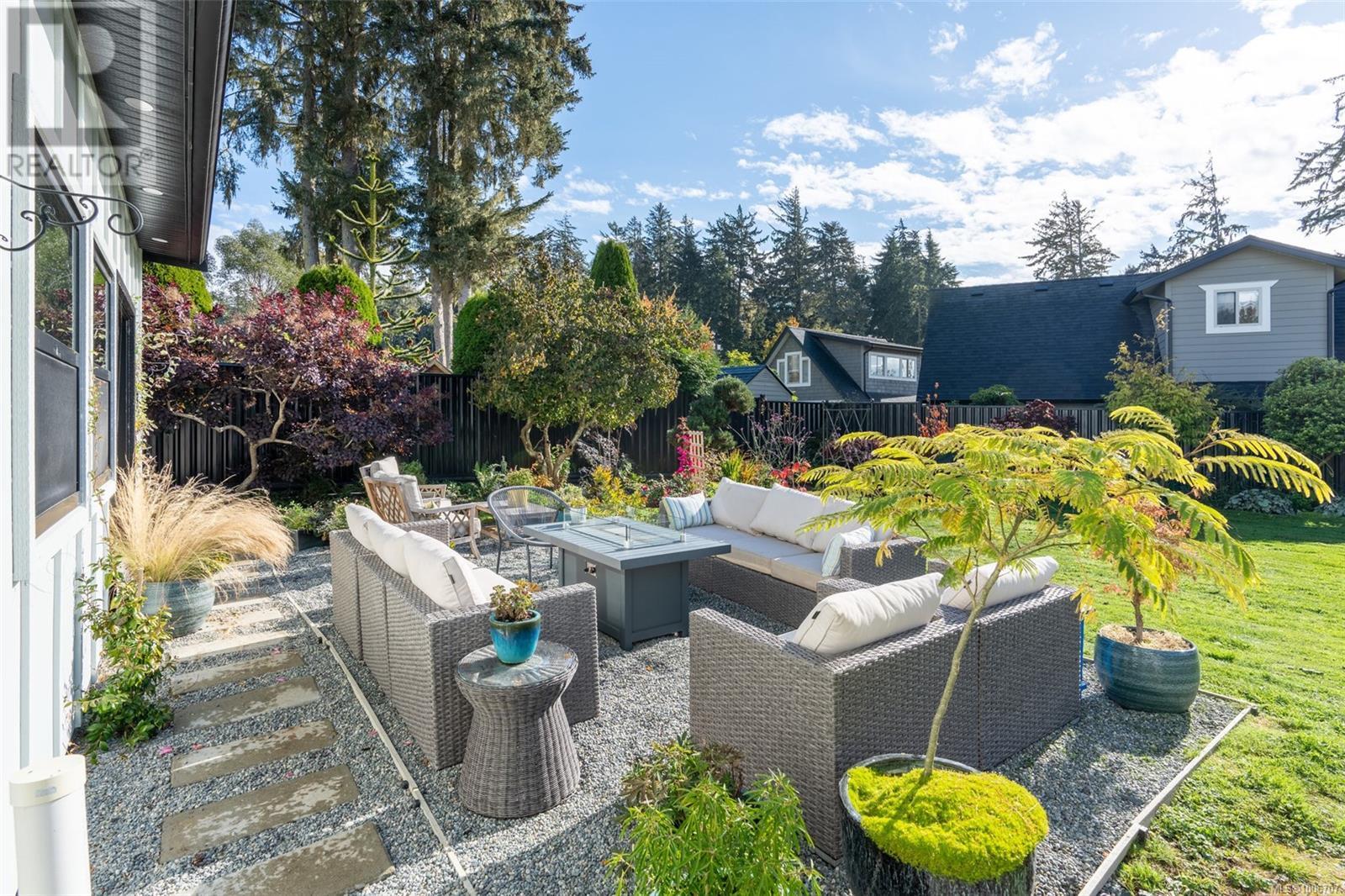 7247 Bethany Pl, Sooke
