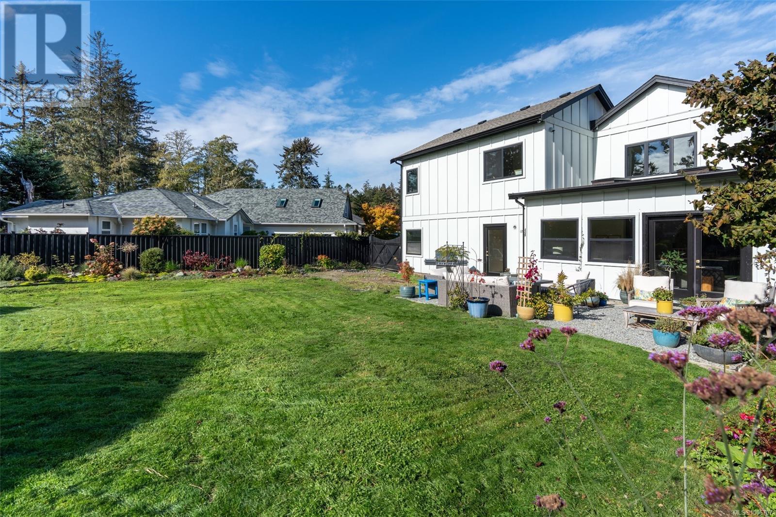 7247 Bethany Pl, Sooke