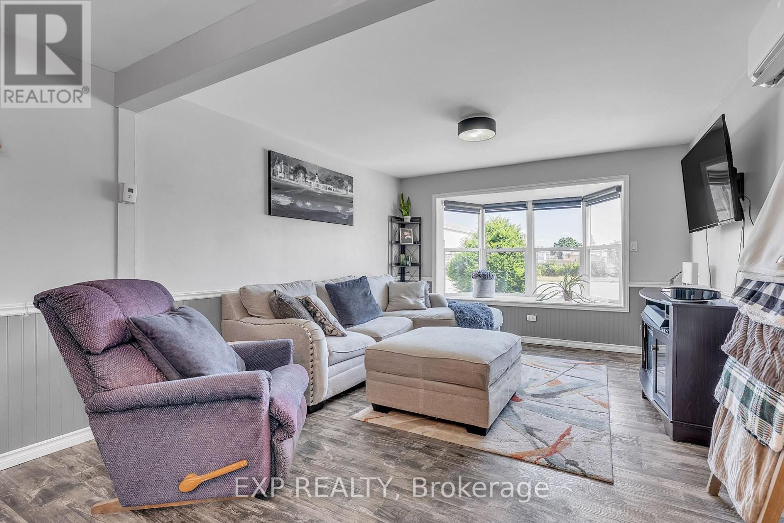 Photo 12 of 36 Stanley Street, Quinte West ON
