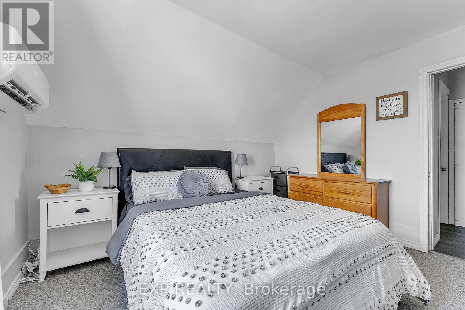 Photo 17 of 36 Stanley Street, Quinte West ON