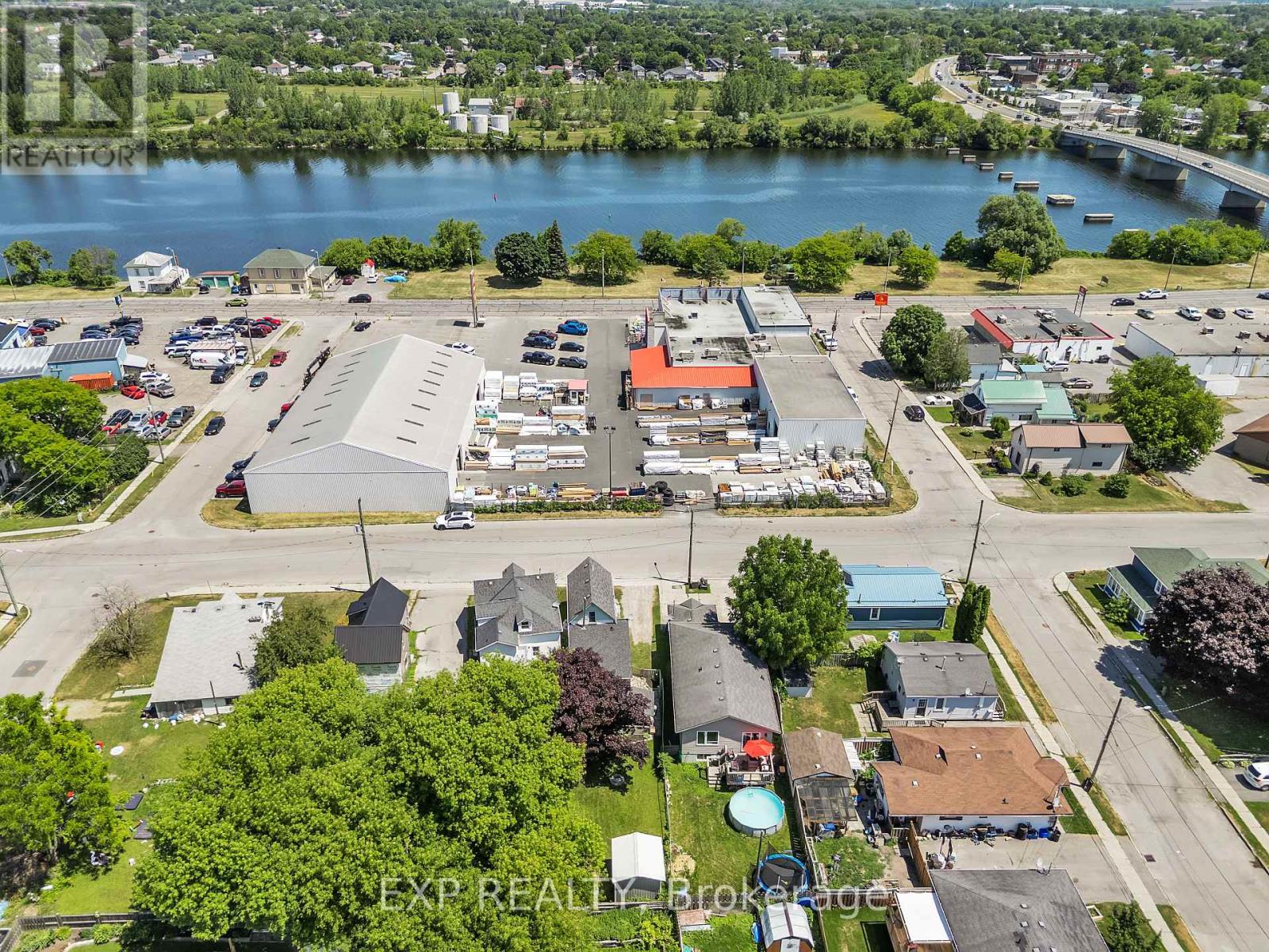 Photo 33 of 36 Stanley Street, Quinte West ON