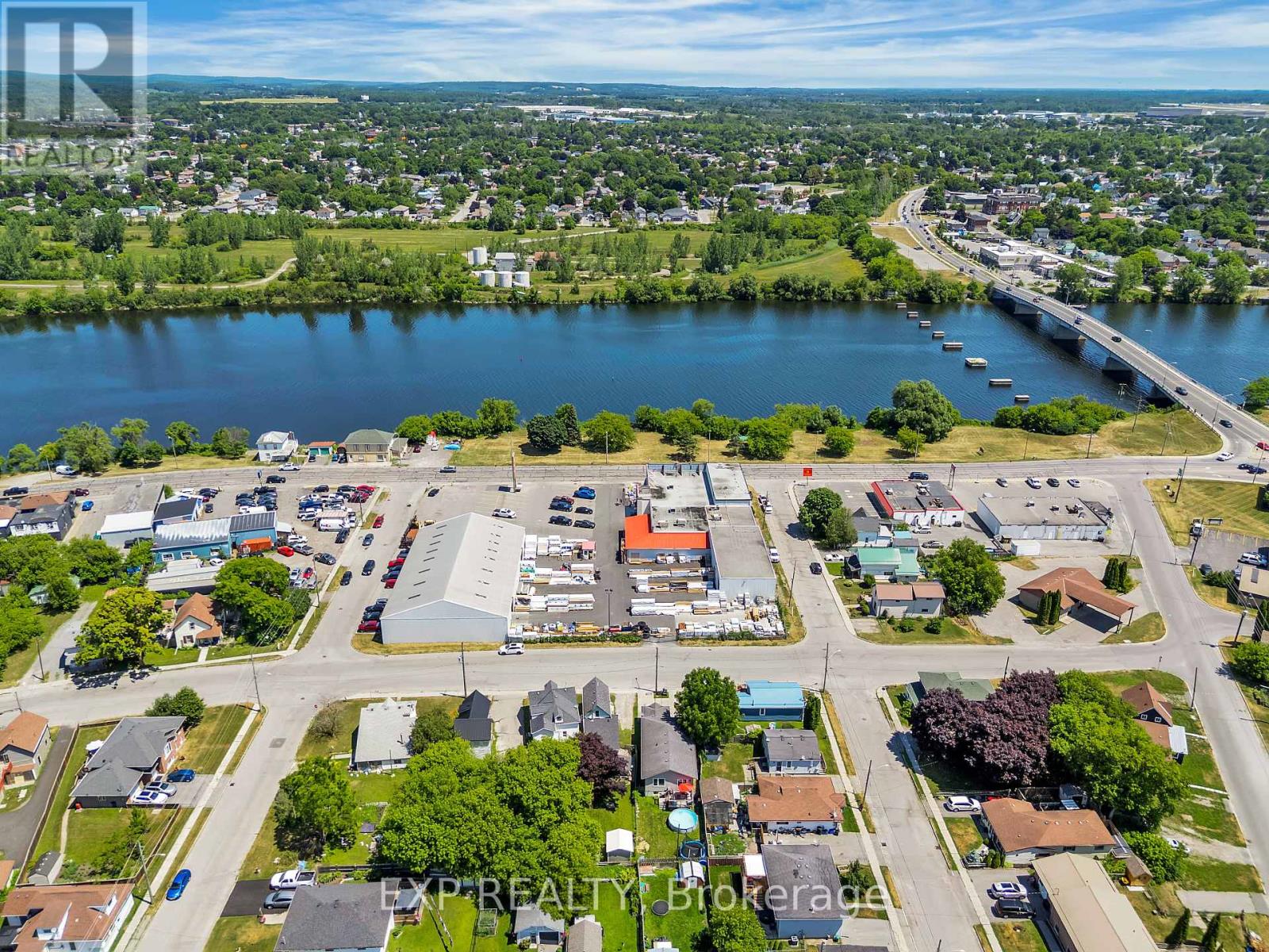 Photo 34 of 36 Stanley Street, Quinte West ON