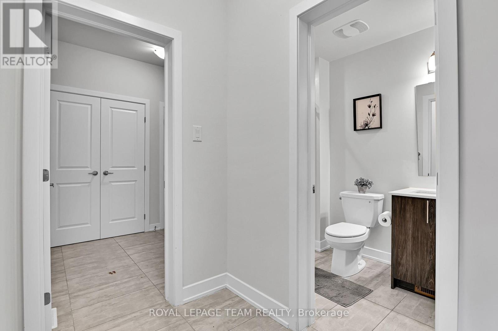 Photo 26 of 202 Zinnia Way, Ottawa ON