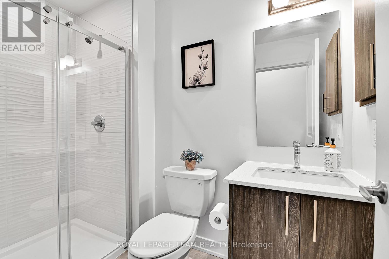 Photo 4 of 202 Zinnia Way, Ottawa ON