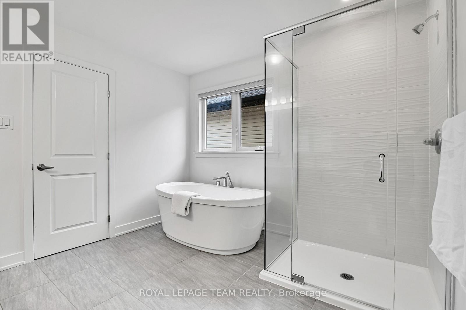 Photo 22 of 202 Zinnia Way, Ottawa ON