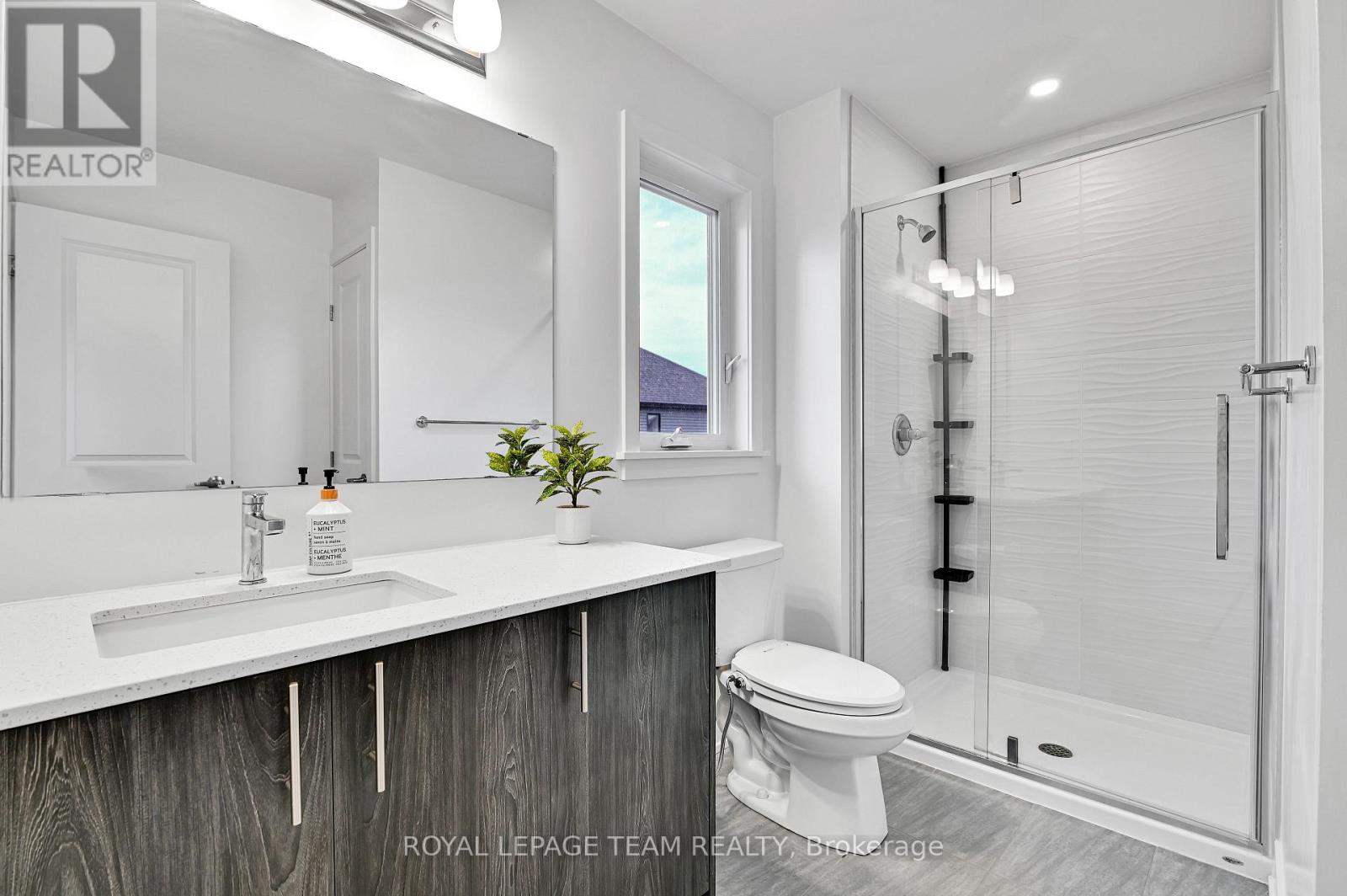 Photo 7 of 202 Zinnia Way, Ottawa ON