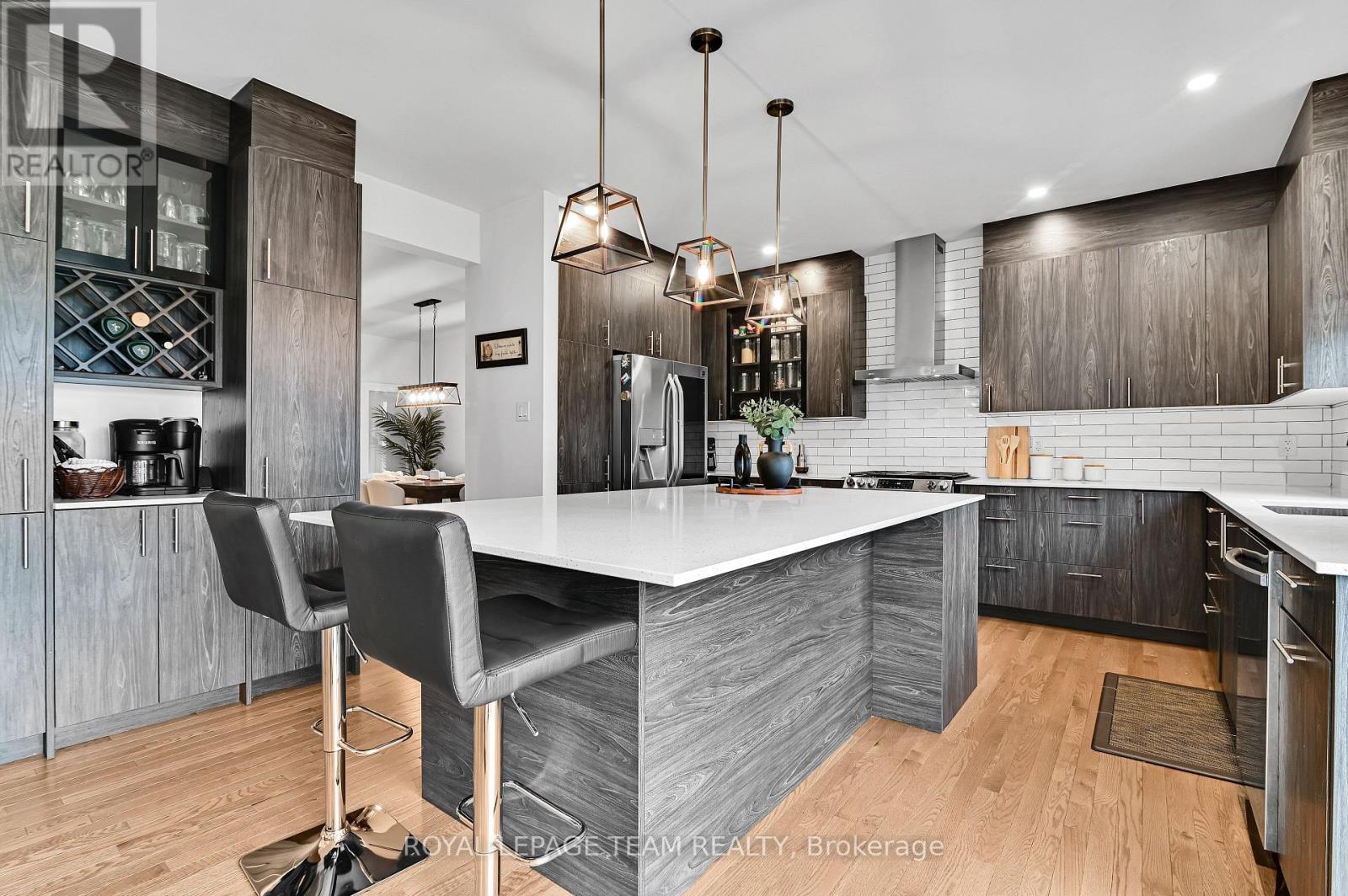 Photo 33 of 202 Zinnia Way, Ottawa ON