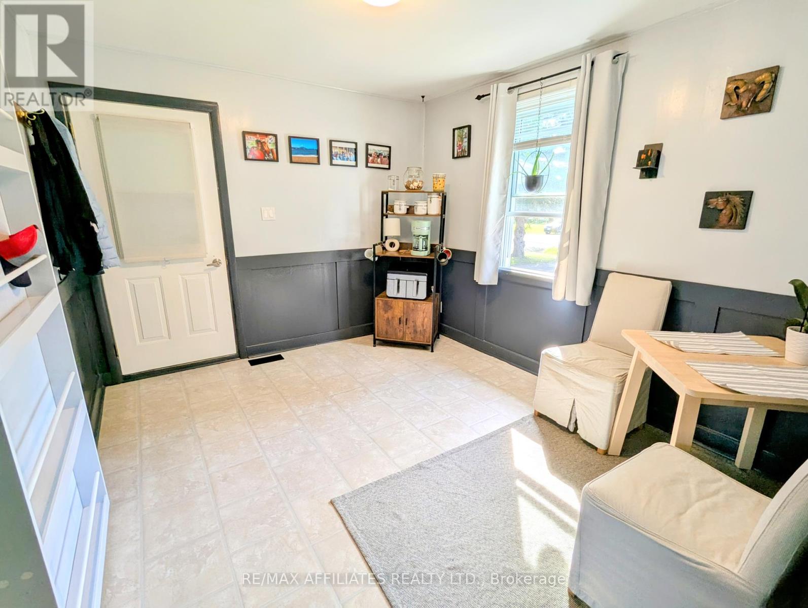 Photo 10 of 18 Dean Street, Montague ON