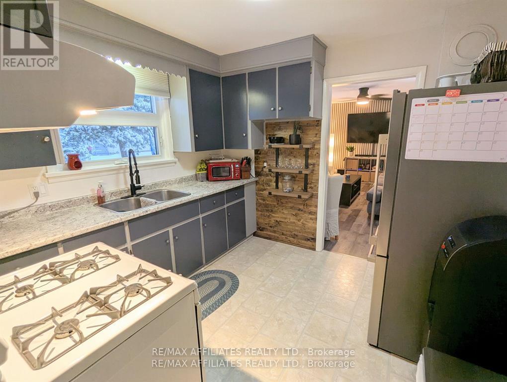 Photo 11 of 18 Dean Street, Montague ON