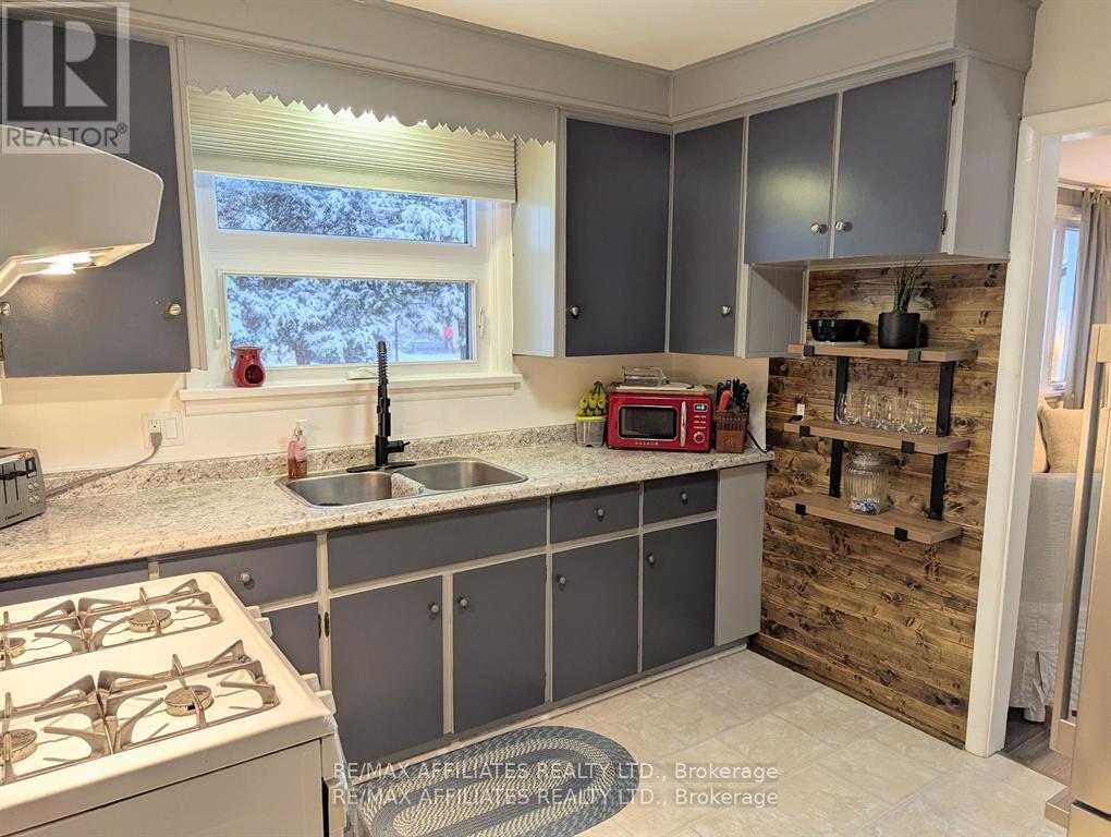 Photo 12 of 18 Dean Street, Montague ON