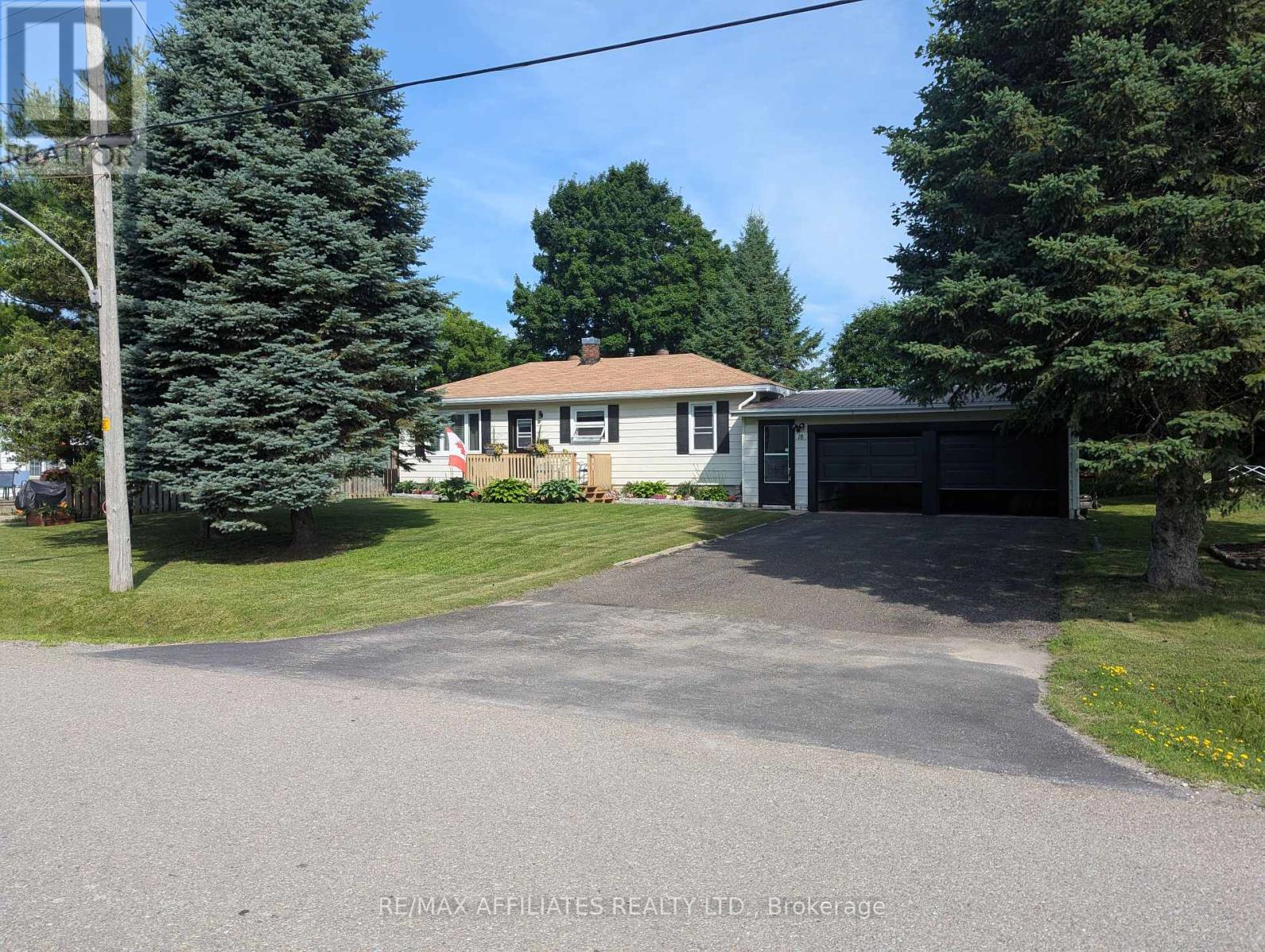 Photo 7 of 18 Dean Street, Montague ON